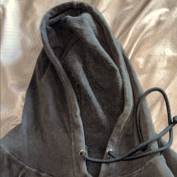 nice sweatshirt with designs - Picture 1 of 3